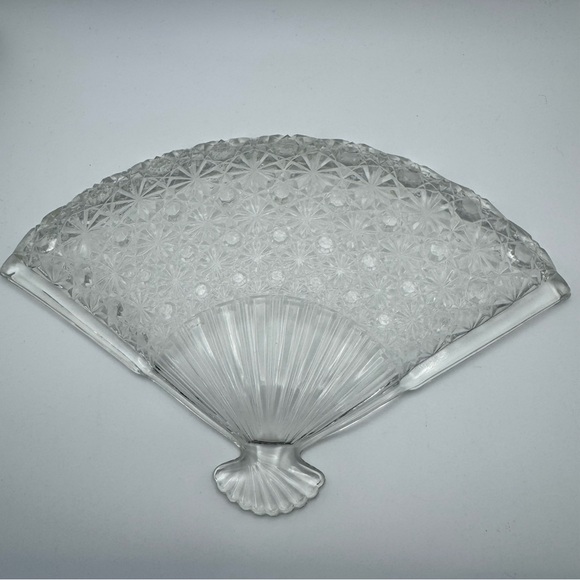 Vintage Pressed Cut Glass Fan Shaped Dish Vanity Tray - Picture 4 of 6